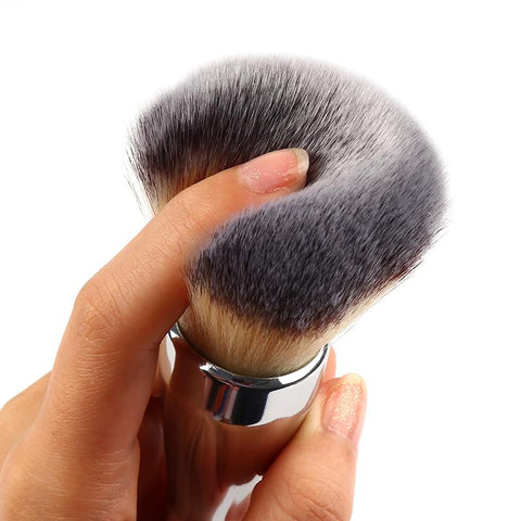 2016 New Big Size Face Flat Foundation Brush High Quality Powder Cosmetic Makeup Brush Dome Blush Women Beauty Makeup Tool